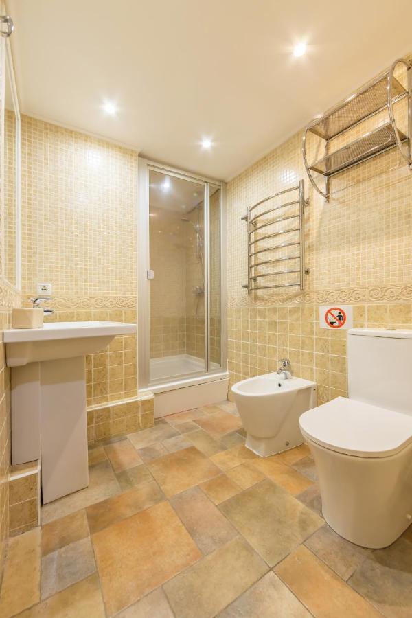 трехкомнатная на крещатике Apartment *