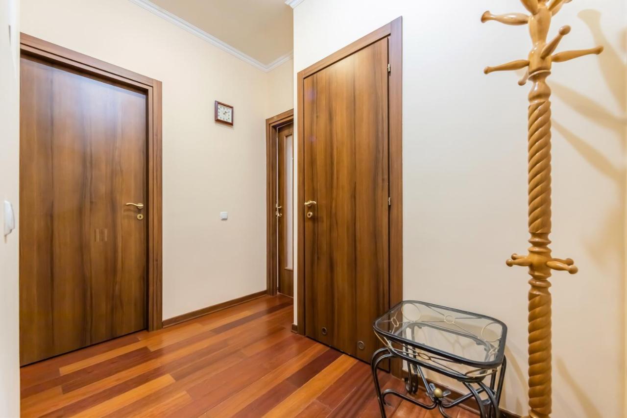 Apartment трехкомнатная на крещатике *