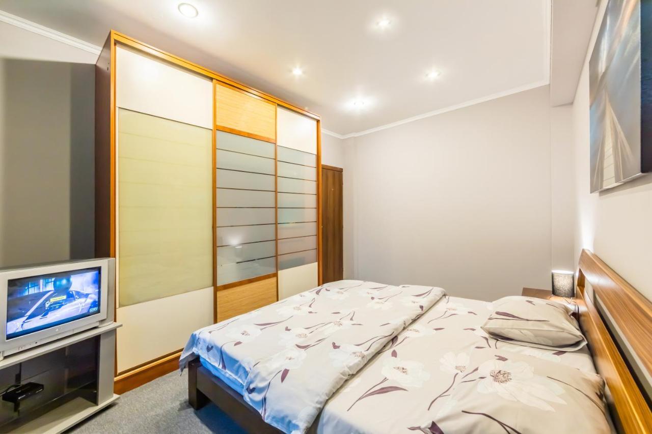 Apartment трехкомнатная на крещатике